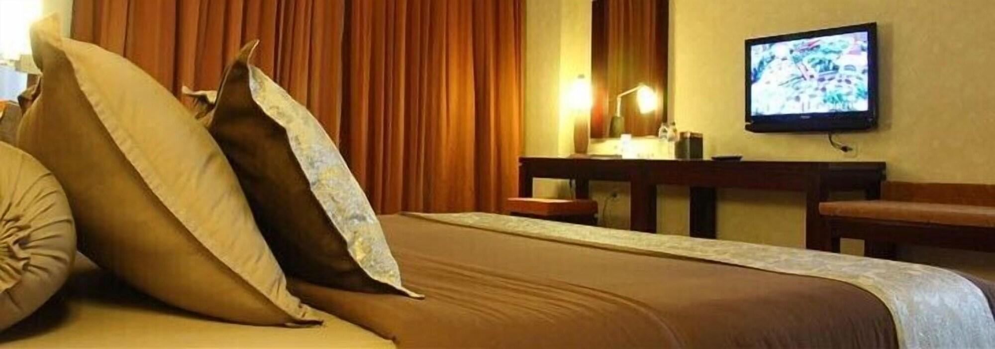 Grand Wahid Hotel サラティガ エクステリア 写真