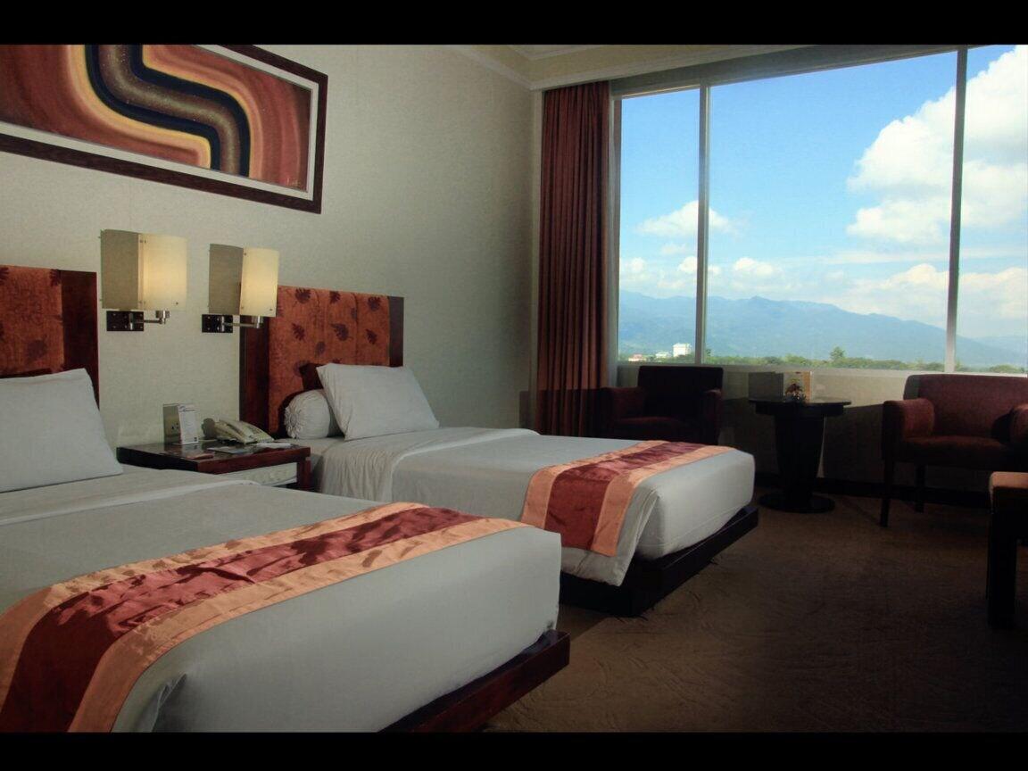 Grand Wahid Hotel サラティガ エクステリア 写真